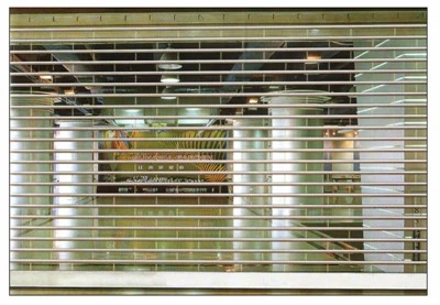 ポリカーボネートがロールアップします